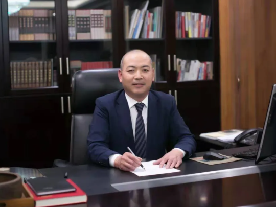 做难事，敢担当：以奋斗者姿态跑出核心竞争力